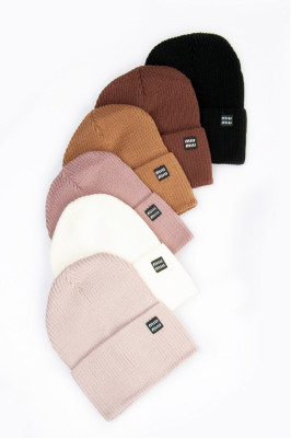 Шапка жіноча